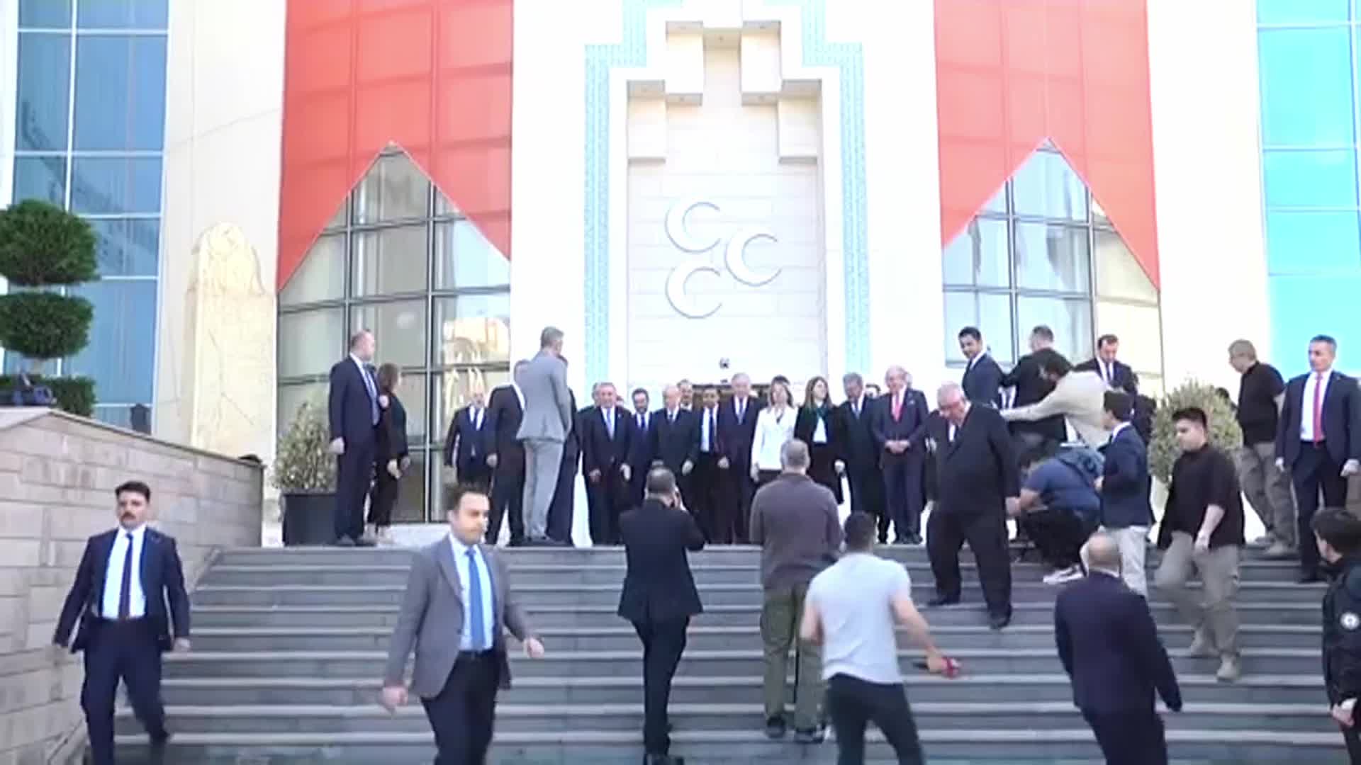 MHP, 15 ÜYEDEN OLUŞAN YENİ BAŞKANLIK DİVANINI AÇIKLADI