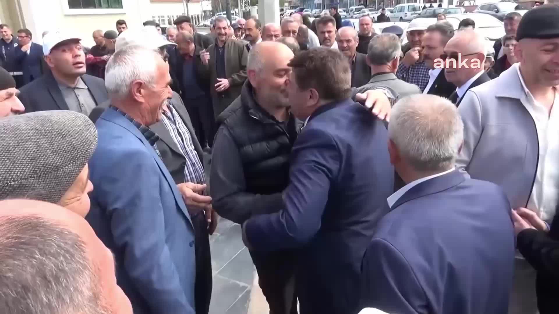 MHP’Lİ BAŞKAN KÖROĞLU’DAN AKP’Lİ ESKİ BAŞKANA TEPKİ: “SARAYKENT'İN BELEDİYESİ ADETA BİRİLERİNİN BABASININ KASASI GİBİ FÜTURSUZCA, SORUMSUZCA OY DEVŞİRMEK İÇİN TALAN EDİLDİ”