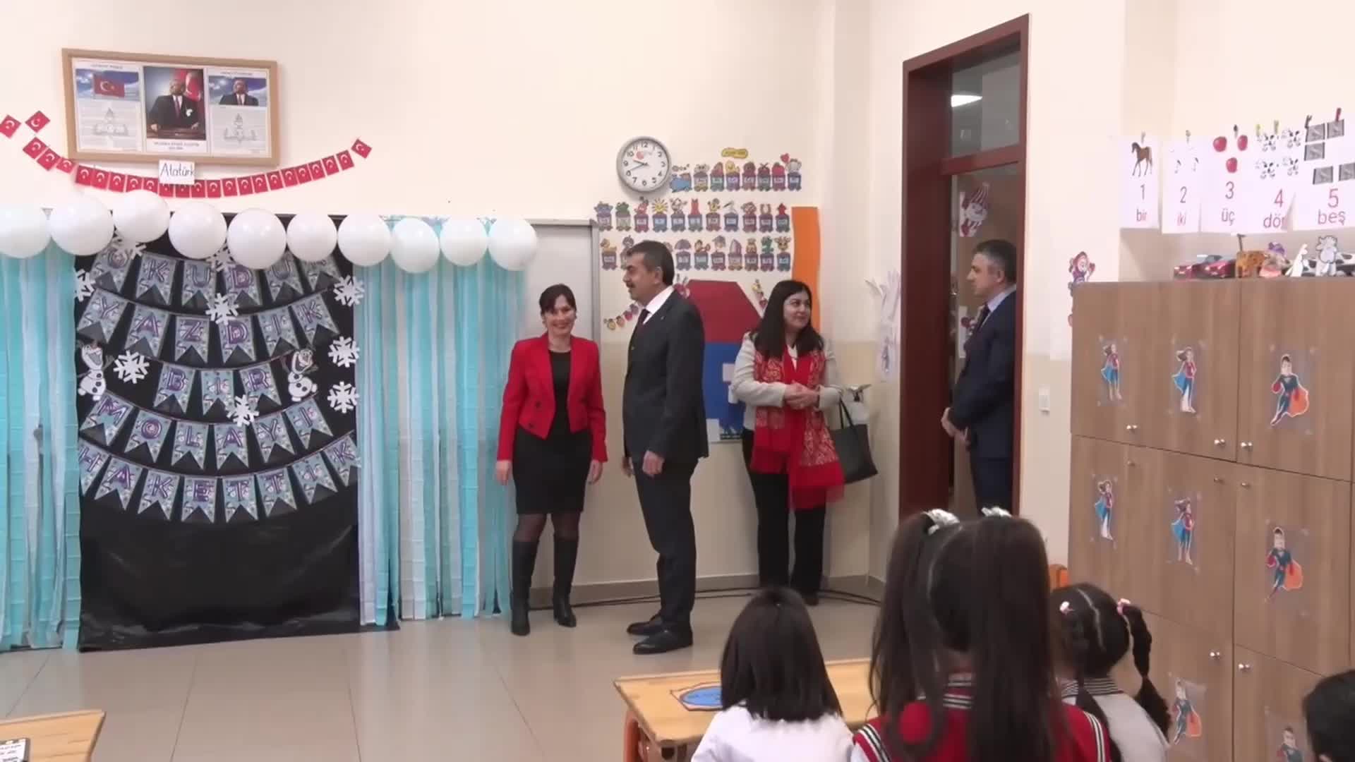 MİLLİ EĞİTİM BAKANI TEKİN’DEN “ÖZEL OKUL ÜCRETLERİ” AÇIKLAMASI: “KENDİLERİNİ UYARIYORUZ BİZ DE. BEKLENTİM, TOPLUMDA RAHATSIZLIK YARATMAYACAK BİR SÜREÇ OLUŞTURURLARSA MUTLU OLURUZ”