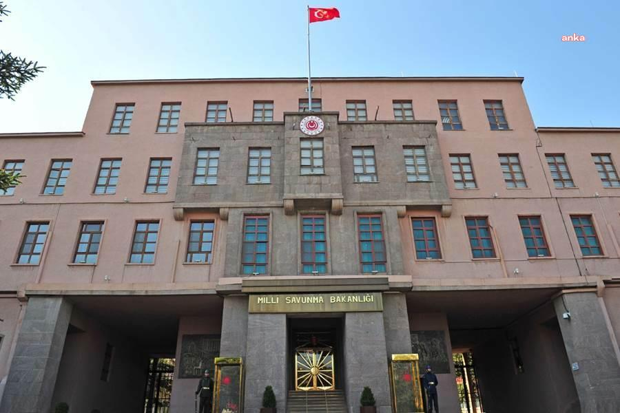 MSB: "BİR ÜS BÖLGEMİZE SIZMAYA ÇALIŞAN TERÖRİSTLERLE ÇIKAN ÇATIŞMADA AĞIR YARALANAN BİR SİLAH ARKADAŞIMIZ YAPILAN TÜM MÜDAHALELERE RAĞMEN KURTARILAMAYARAK ŞEHİT OLMUŞTUR"