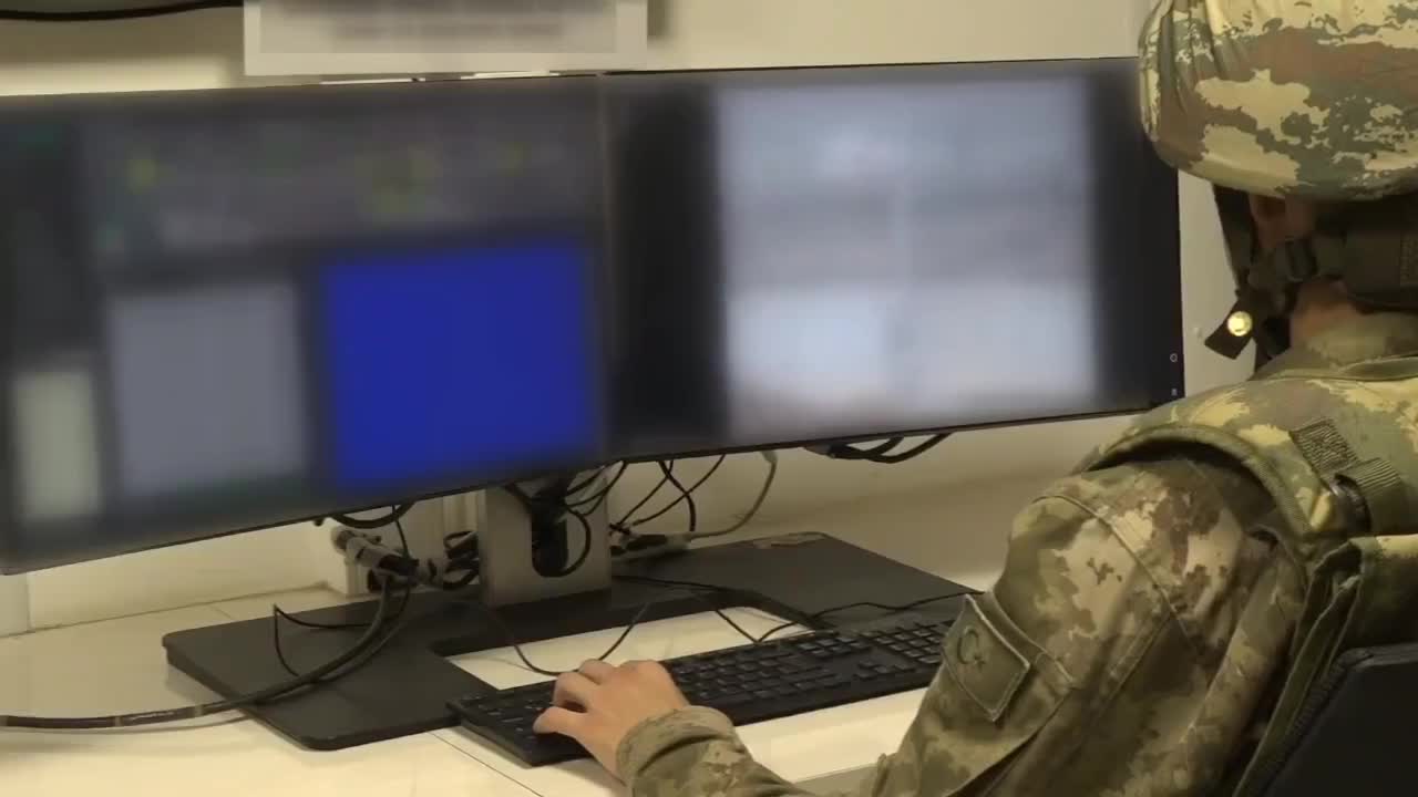 MSB: ÜLKEMİZDEN YUNANİSTAN’A VE SURİYE'DEN ÜLKEMİZE YASA DIŞI YOLLARLA GEÇMEYE ÇALIŞAN 14 ŞAHIS HUDUT BİRLİKLERİMİZ TARAFINDAN YAKALANDI