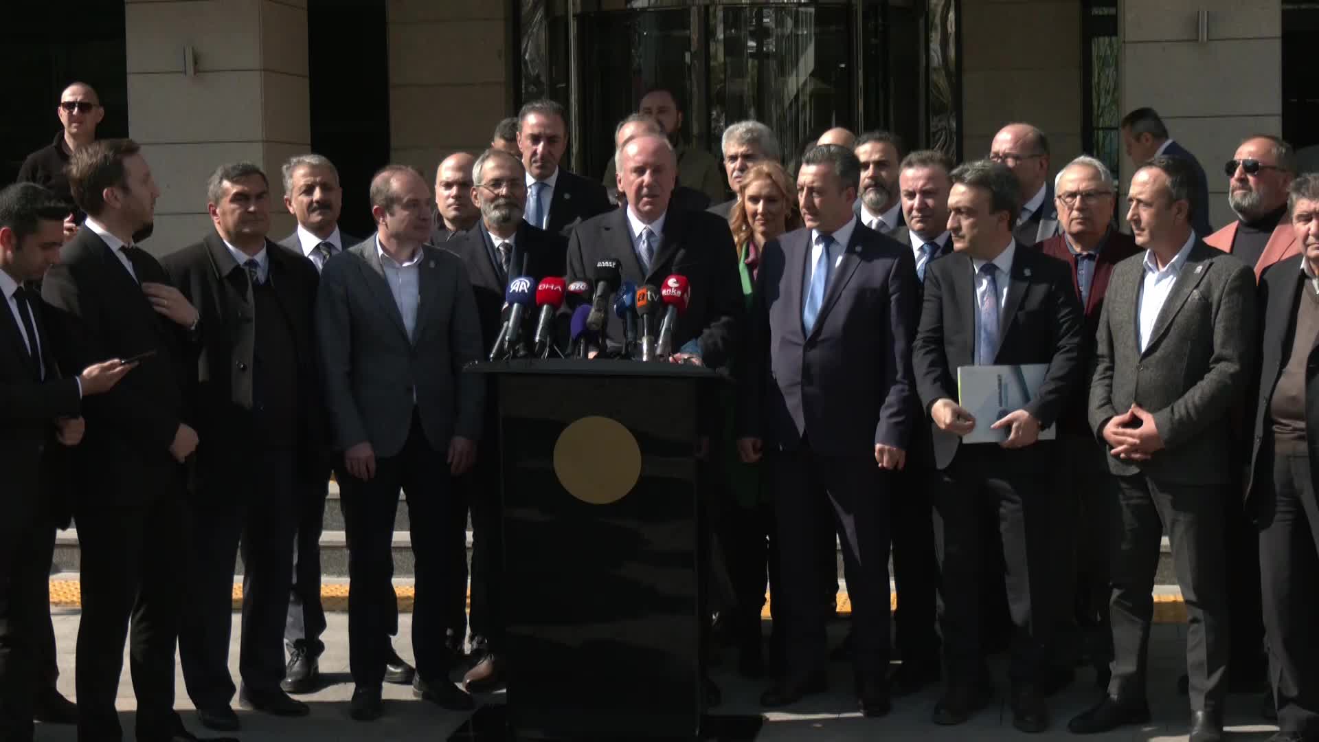 MUHARREM İNCE: “TARSUS'TA HALUK BOZDOĞAN’IN KAZANACAĞINI BİLİYORSUNUZ. ONUN İÇİN İPTAL ETTİRİYORSUNUZ. EY YSK, SANA NASIL GÜVENECEĞİM?''