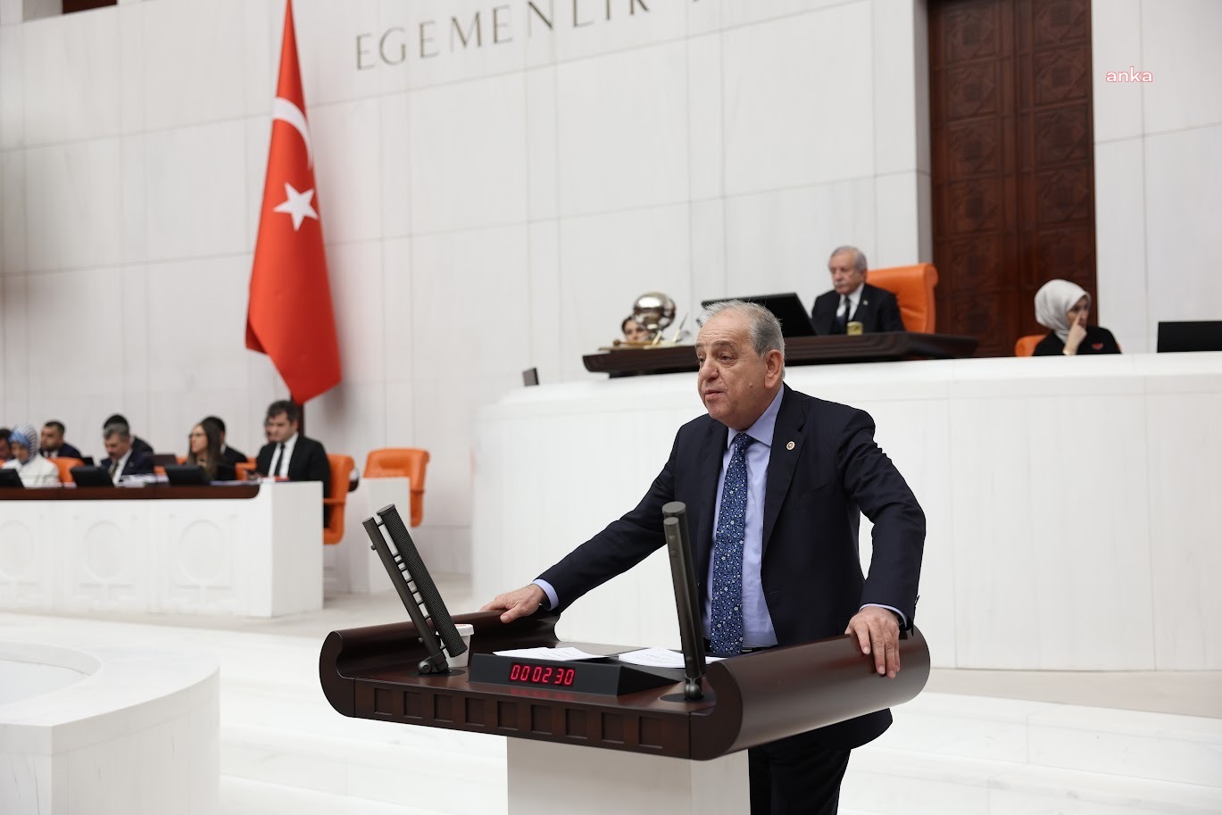 Nalbantoğlu'ndan Özhaseki'ye: "30 Ekim 2020 tarihinde İzmir’de yaşanan depremin ardından 2021 yılında yapımına başlanan konut ve dükkanların ne kadarı tamamlanarak hak sahiplerine dağıtılmıştır? 