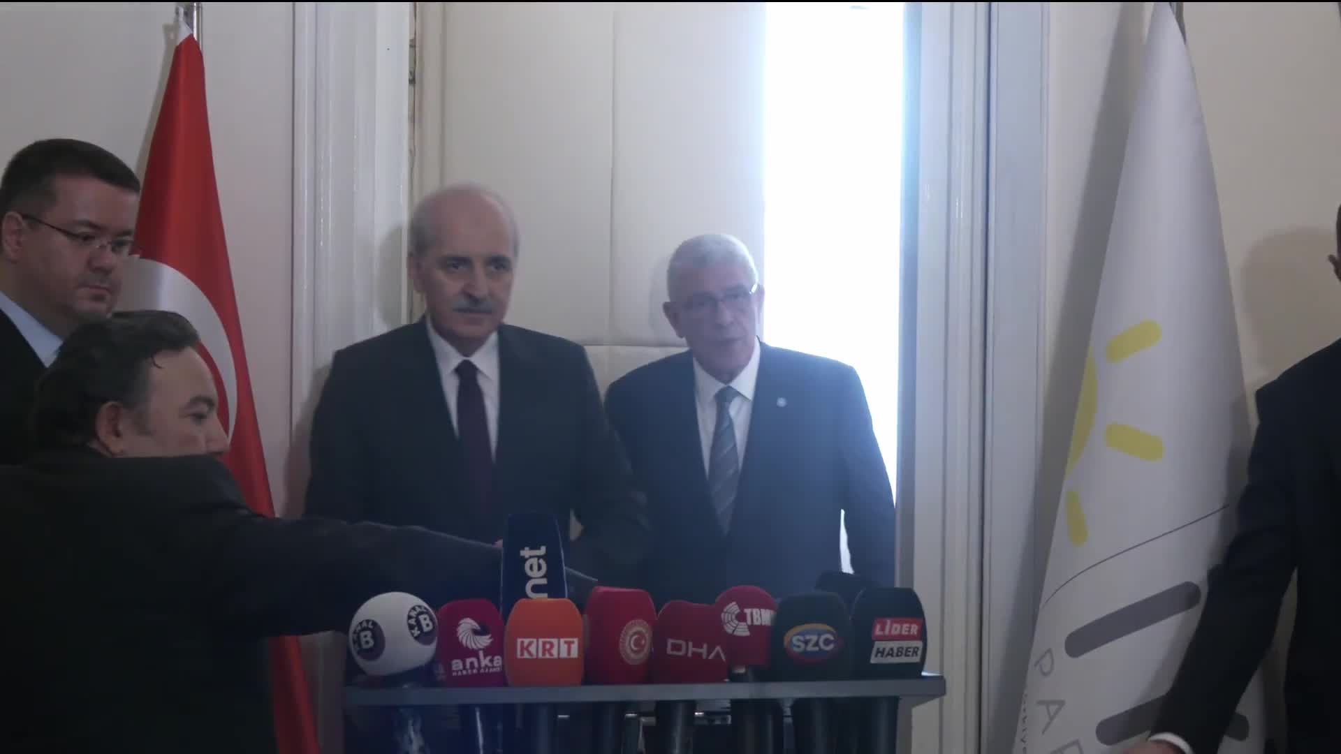 NUMAN KURTULMUŞ'TAN İYİ PARTİ'YE 'YENİ ANAYASA' ZİYARETİ: "'BU PARLAMENTO KURUCU PARLAMENTO DEĞİLDİR, ANAYASA YAPAMAZ' FİKRİ KABUL EDİLEMEZ. YETERLİ SAYIYI BULURSA GERÇEKLEŞTİREBİLİR"