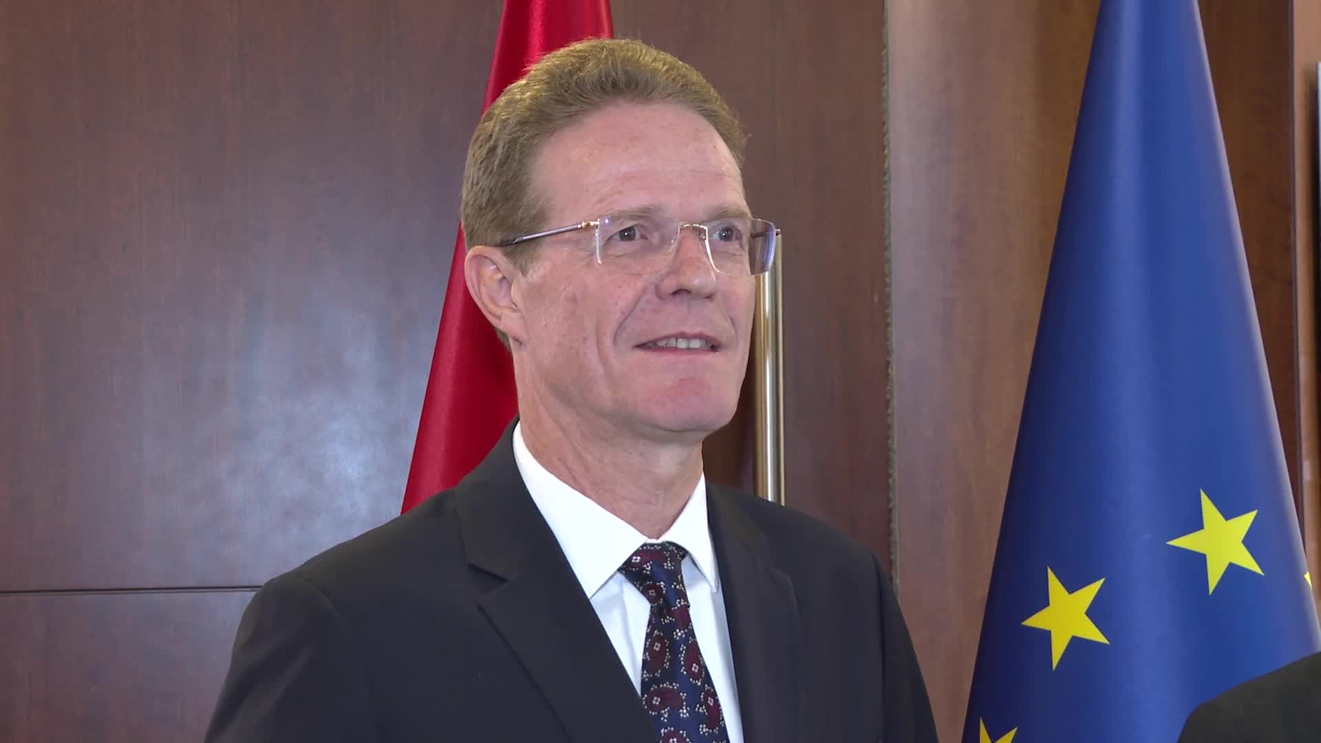 Özgür Özel, AB üyesi ülkelerin büyükelçileri ile bir araya geldi