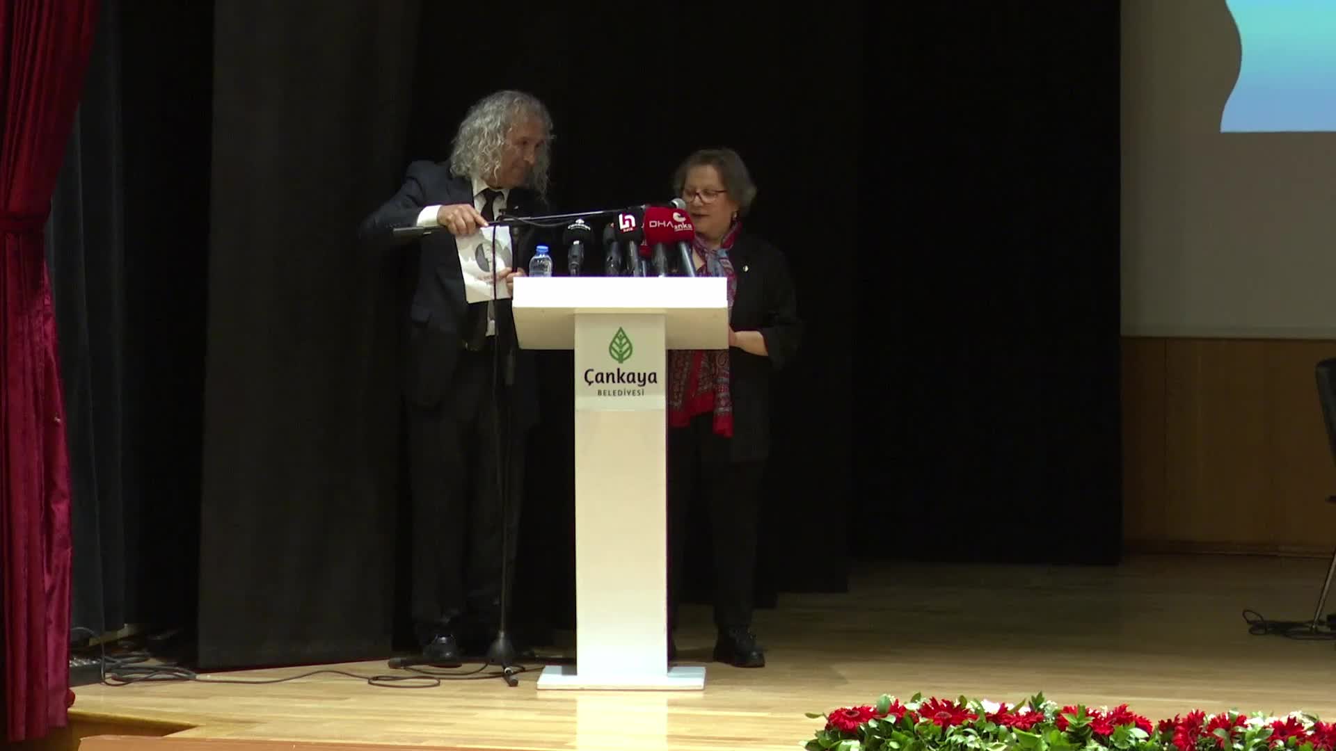 Özgür Özel: "Bu kafanın yaptığı müfredattan hiçbir şey olmaz"