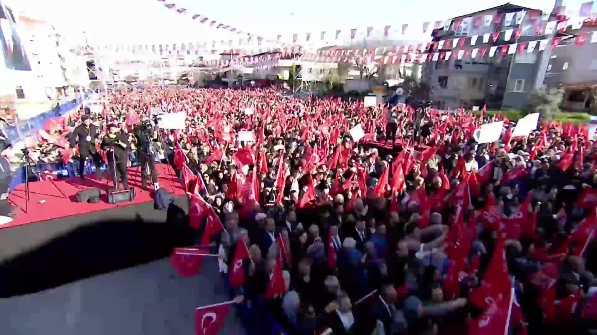 ÖZGÜR ÖZEL, DENİZLİ'DE: "İYİ İNSANLARA SESLENİYORUM, GELİN 31 MART'TA VİCDANIN İTTİFAKINI YAPALIM"