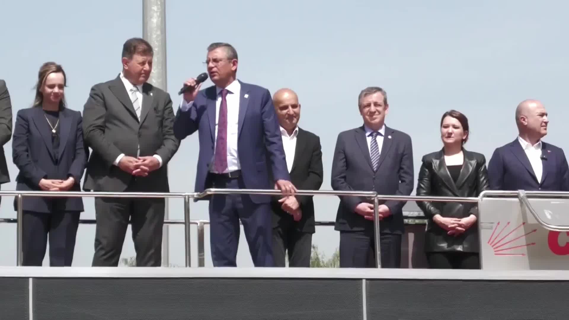 ÖZGÜR ÖZEL: "GERÇEK NİYETLERİNİ GİZLEYEMEZLER" (1)