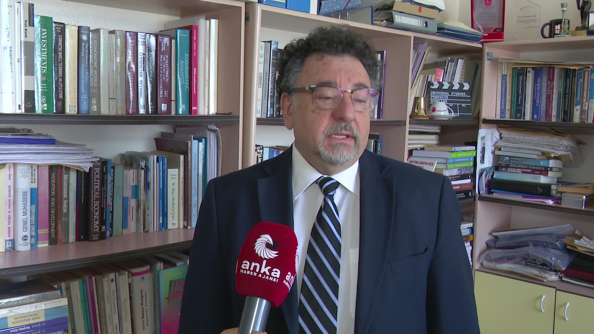 PROF. DR. TİMUR HAN GÜR: “SEÇİMİN FATURASI MEHMET ŞİMŞEK’E ÇIKARILACAK. ŞİMŞEK’İN ‘GÖREVDEN AFFIMI İSTİYORUM’ DİYEREK AYRILMASINI BEKLİYORUM”