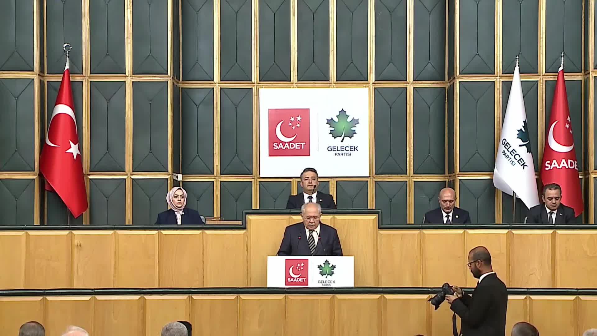Saadet- Gelecek Partisi grup toplantısı... Davutoğlu Kobani Davası hakkında konuştu: "10 sene niye sürdü bu dava?" 