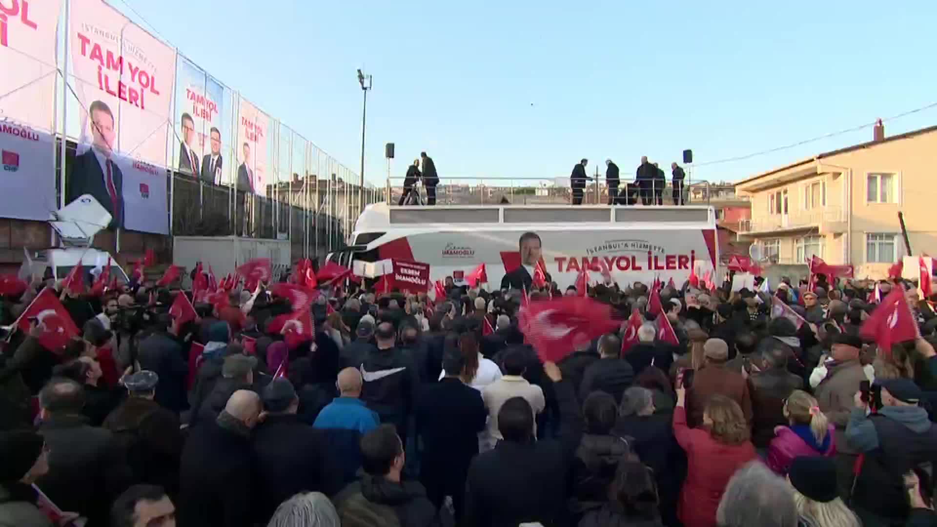 SARIYER’DE HALK BULUŞMASINDA KONUŞAN  İMAMOĞLU:  "BUNLAR BİR KİŞİYİ ARKALARINA ALMIŞ, O BİR KİŞİ DE MİLLETİ TEHDİT EDİYOR"