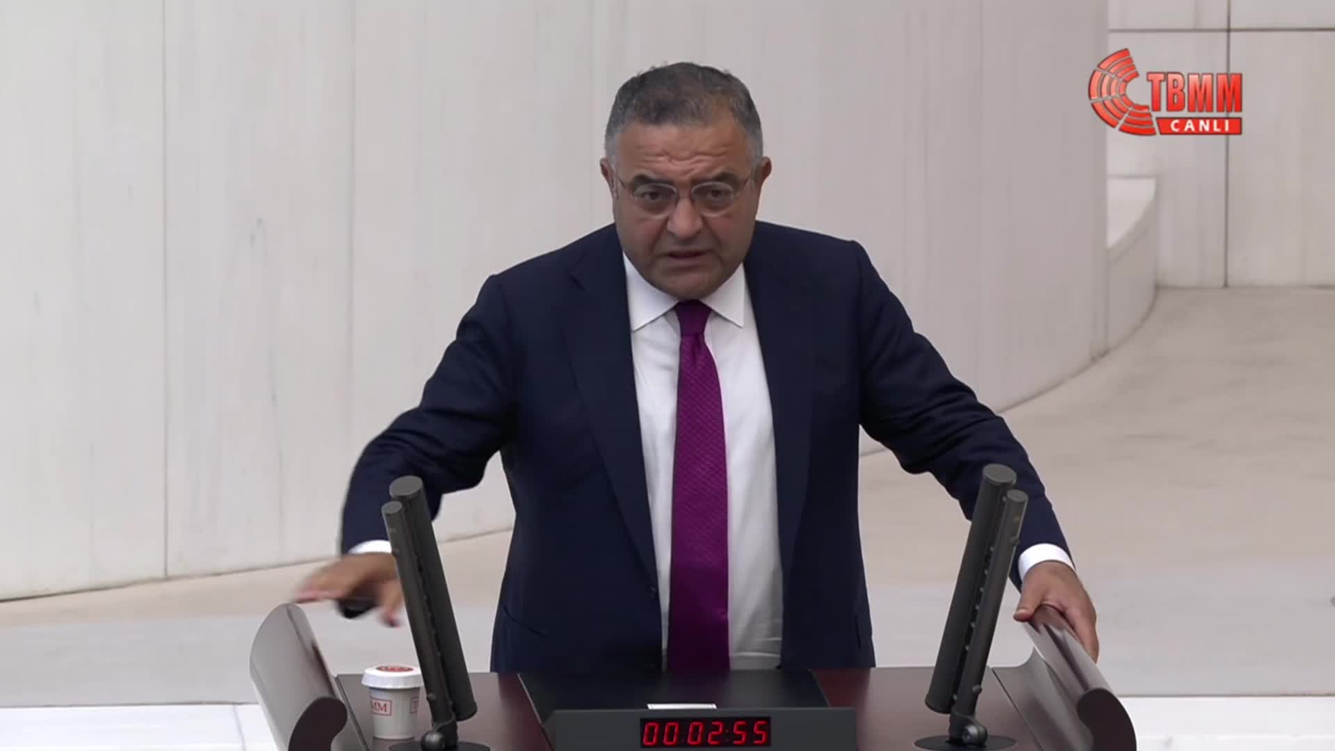Sezgin Tanrıkulu: Mardin ve Diyarbakır'daki yangınların siyasi sorumluluğu elektrik dağıtım hizmetini özelleştiren AKP'dedir