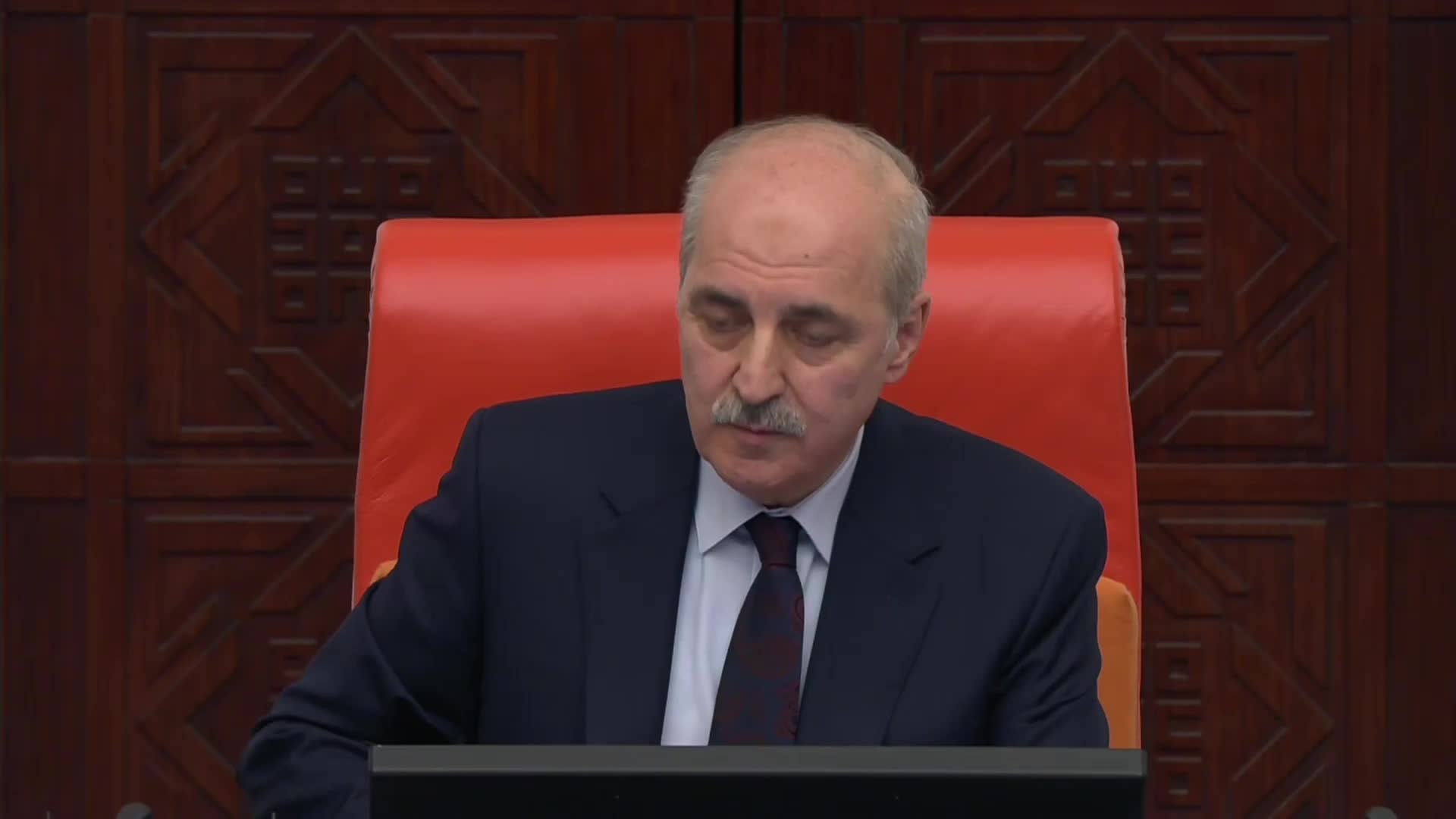 TBMM BAŞKANI KURTULMUŞ: “TERÖRE VERİLEN DESTEK KARANLIĞA SIKILMIŞ BİR KURŞUN GİBİDİR, O DESTEĞİ VERENLER BİR GÜN O KURŞUNUN KENDİLERİNİ DE BULACAĞINI HATIRLAMALIDIRLAR, UNUTMAMALIDIRLAR”