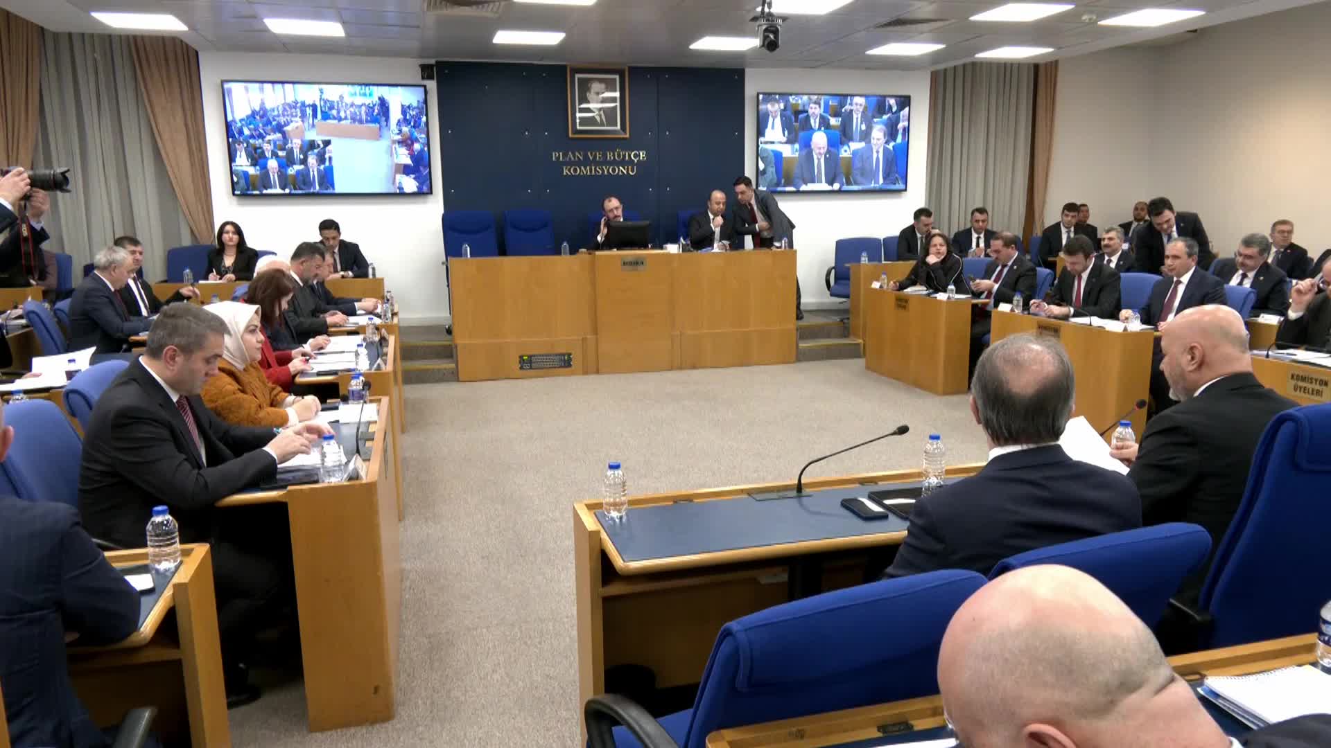 TBMM PLAN VE BÜTÇE KOMİSYONU’NDA, EMEKLİYE EK ZAMMIN DA EKLENMESİ BEKLENEN KANUN TEKLİFİNİN GÖRÜŞMELERİNE BAŞLANDI