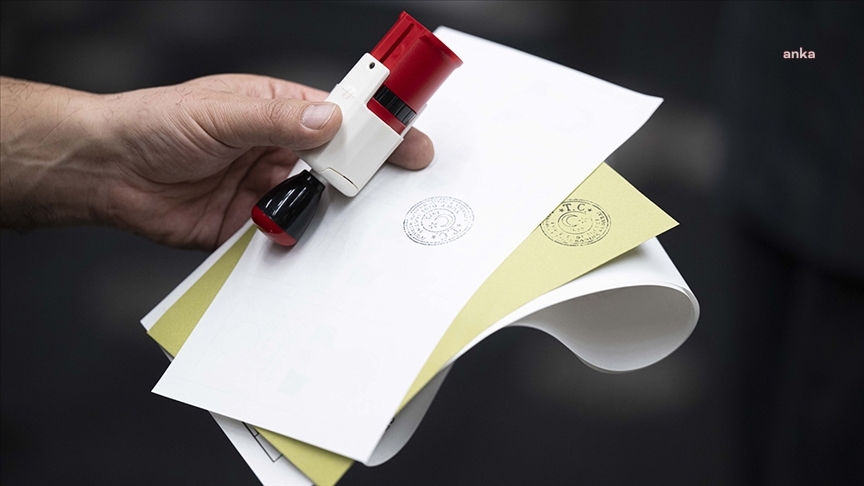 TÜRKİYE YEREL YÖNETİCİLERİNİ SEÇMEK İÇİN SANDIK BAŞINA GİDECEK. BİR MİLYON 32 BİN 610 GENÇ İLK KEZ OY KULLANACAK