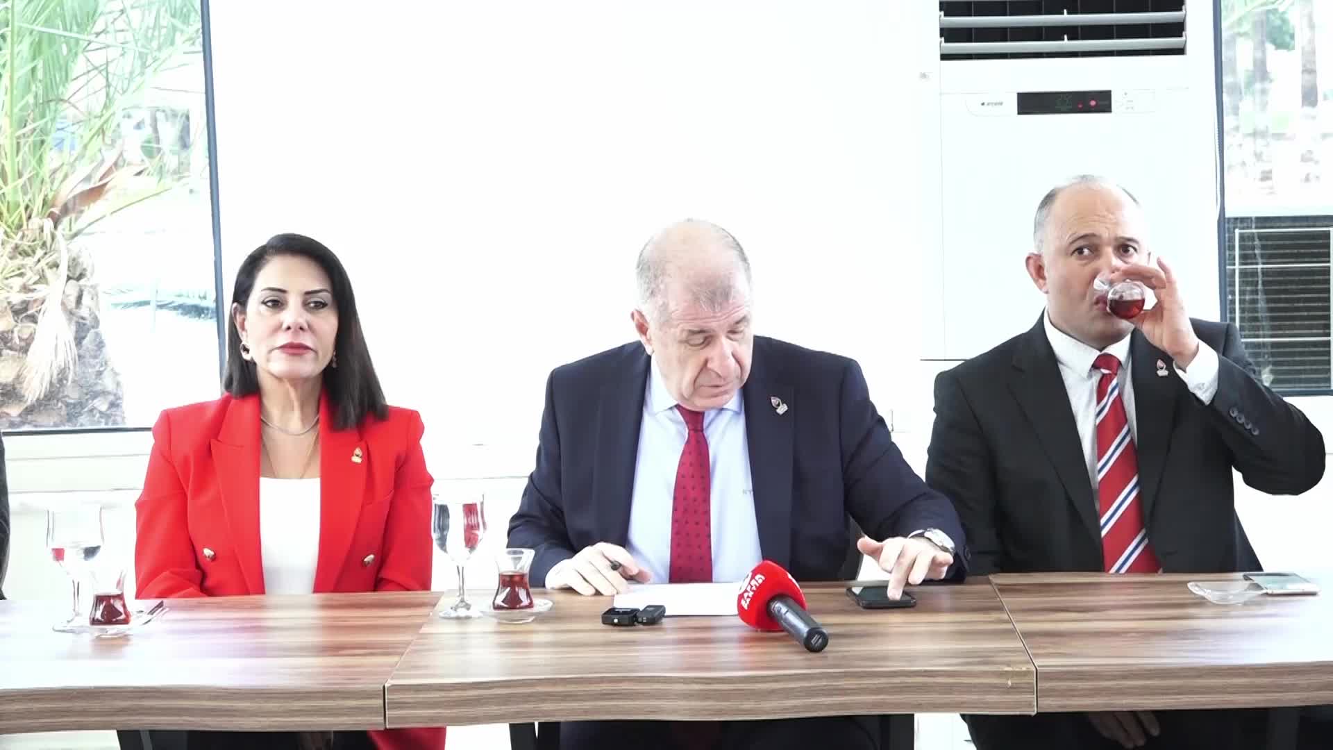 ÜMİT ÖZDAĞ: “KAHRAMANMARAŞ’IN, HATAY’IN, GAZİANTEP’İN YAŞADIĞI SÜRECİ İSTANBUL YAŞIYOR. İSTANBUL DA ŞİMDİ HATAY GİBİ DEPREMİN KARŞISINDA KORUMASIZ BİR DURUMDA”