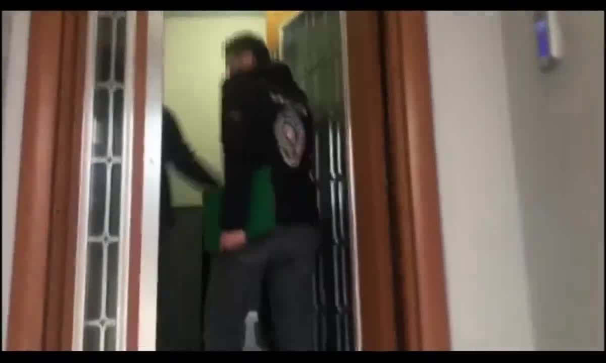 VATANDAŞLARA AİT  KİŞİSEL VERİLERİ SOSYAL MEDYADA SATAN 13 ŞÜPHELİ YAKALANDI