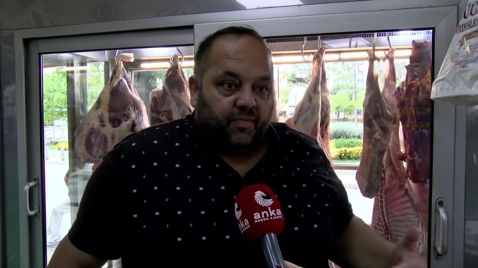 YILIN İLK ÇEYREĞİNDE KIRMIZI ETE YÜZDE 40 ZAM GELDİ... VATANDAŞ İZMİR'DE İSYAN ETTİ: “MEMLEKET BATMIŞ GİDİYOR. EMEKLİ ÖLÜYOR”