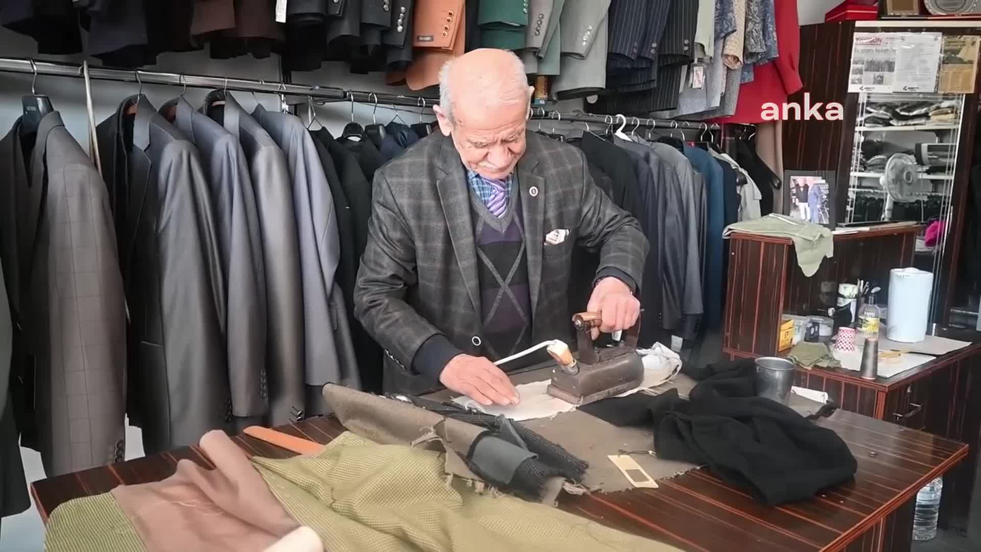YOZGAT’TA 71 YILDIR TERZİLİK YAPAN YAŞAR ÖZAYAN: "ÇIRAK BULAMIYORUZ. MESLEK YOK OLMAYA BAŞLADI"