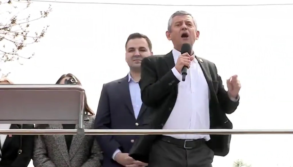 Özgür Özel Uşak’tan İktidara Seslendi: "Hadi Getir O Sandığı, Hodri Meydan!"