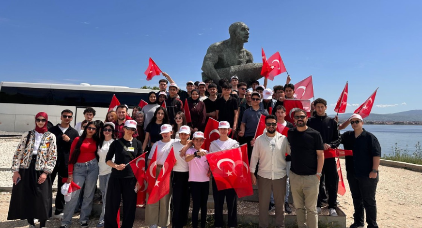 Esenyurtlu Gençler 19 Mayıs'ta Tarihle Buluştu