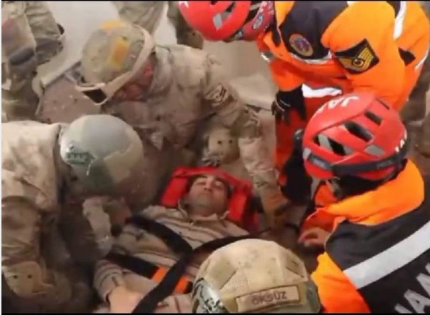 TUNCELİ’DE ASKER VE POLİSLERDEN 80 AFET ARAMA KURTARMA TİMİ OLUŞTURULDU