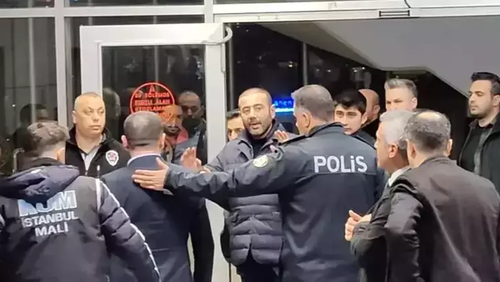 Beşiktaş Belediye Başkanı Rıza Akpolat Görevden Uzaklaştırıldı