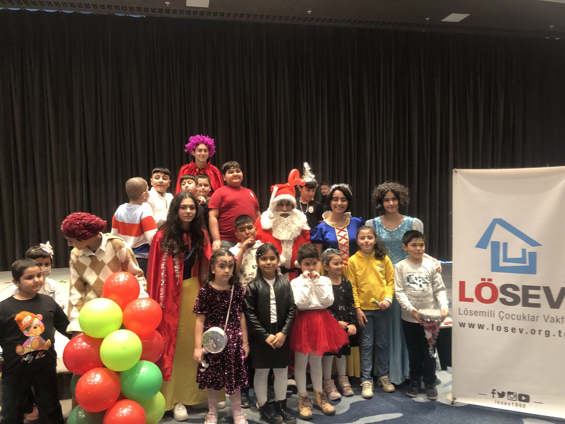 LÖSEMİLİ ÇOCUKLARIN YENİ YILDAN TEK DİLEĞİ VAR: SAĞLIKLARINA KAVUŞMAK!