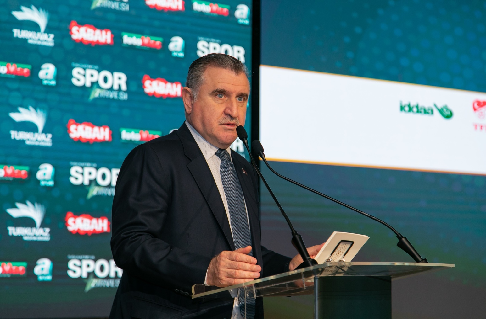 T.C. GENÇLİK VE SPOR BAKANI DR. OSMAN AŞKIN BAK:  '' TESİS DEVRİMİNİN ARDINDAN SPOR DEVRİMİ BAŞLADI''