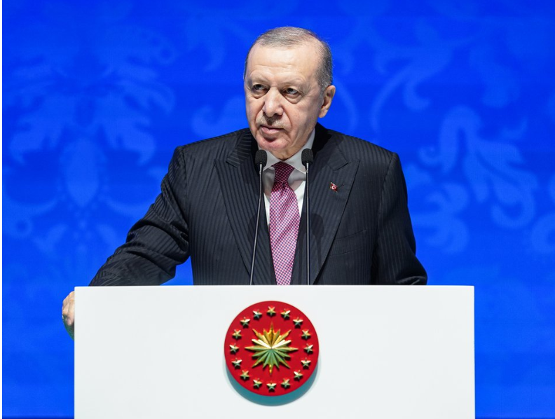 Cumhurbaşkanı Erdoğan: Dijital Teknokültürün Olumsuz Etkilerine Karşı Topyekûn Dayanışma Çağrısı
