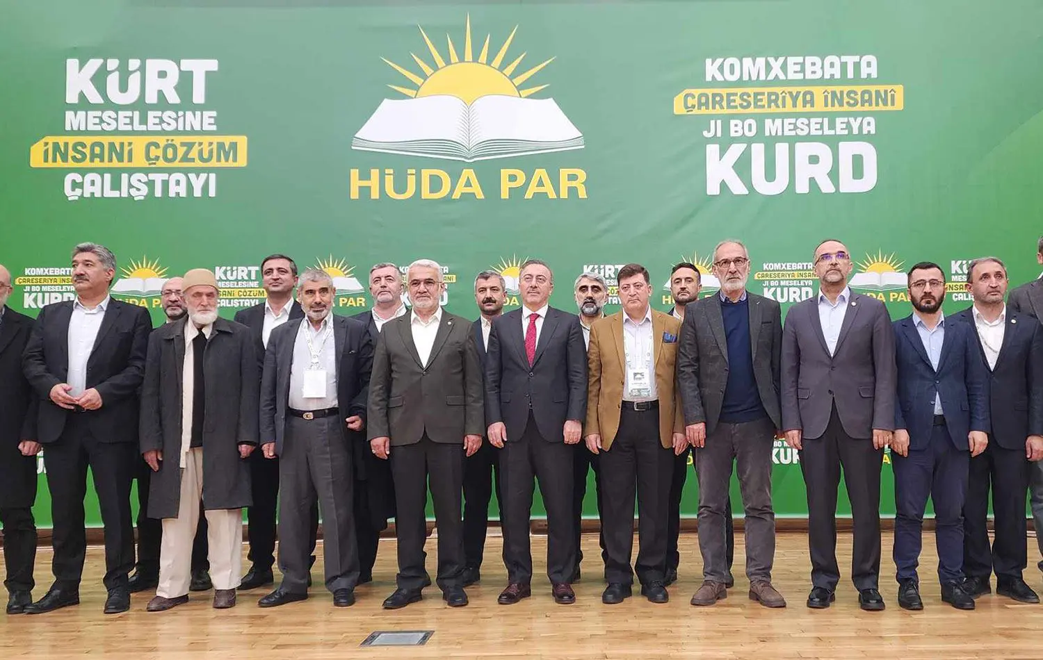 HÜDA PAR’dan 15 Maddelik Kürt Sorunu Çözüm Paketi: “Herkes Türk’tür” İfadesi Anayasadan Çıkarılmalı
