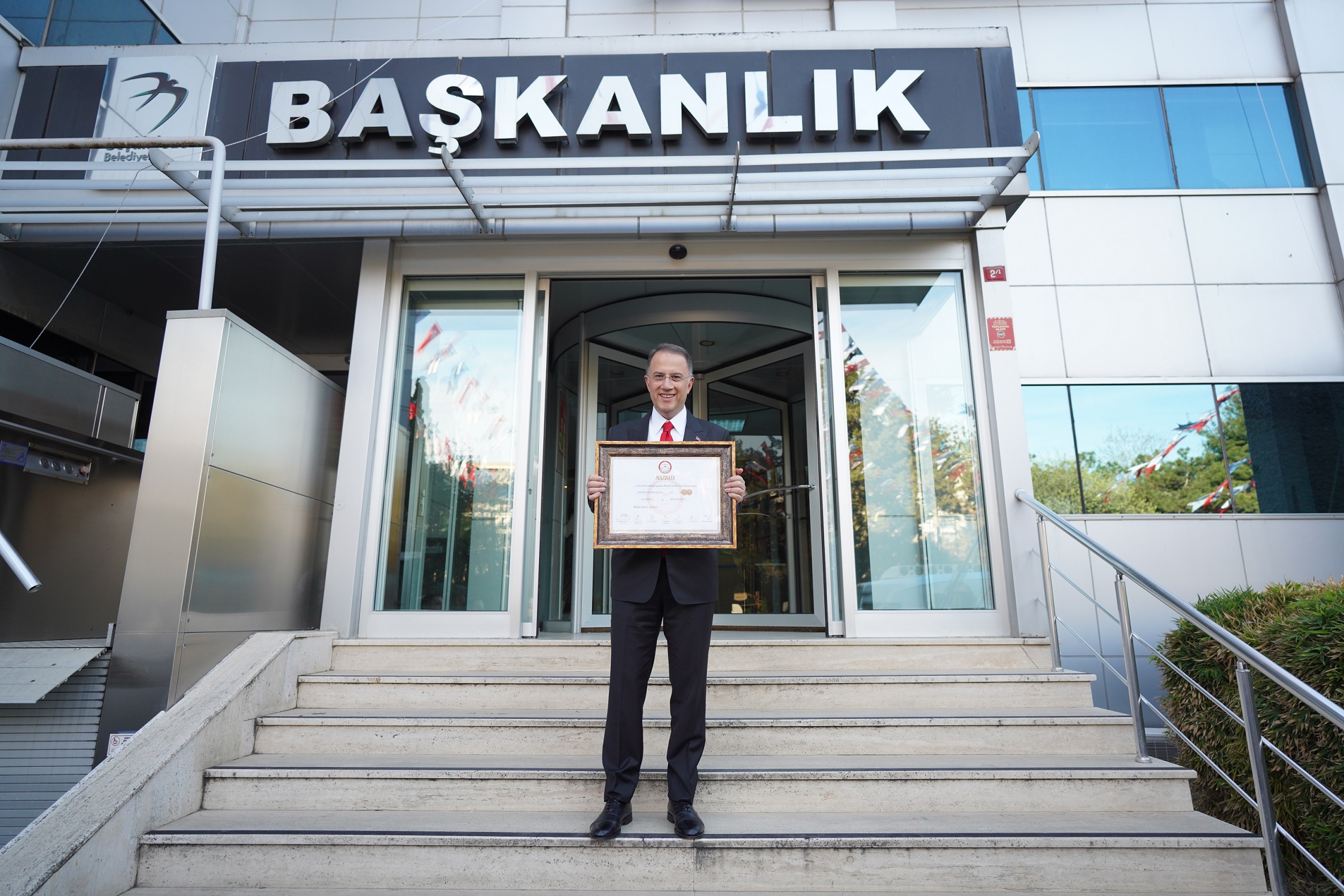 Beylikdüzü Belediye Başkanı Murat Çalık Mazbatasını Aldı