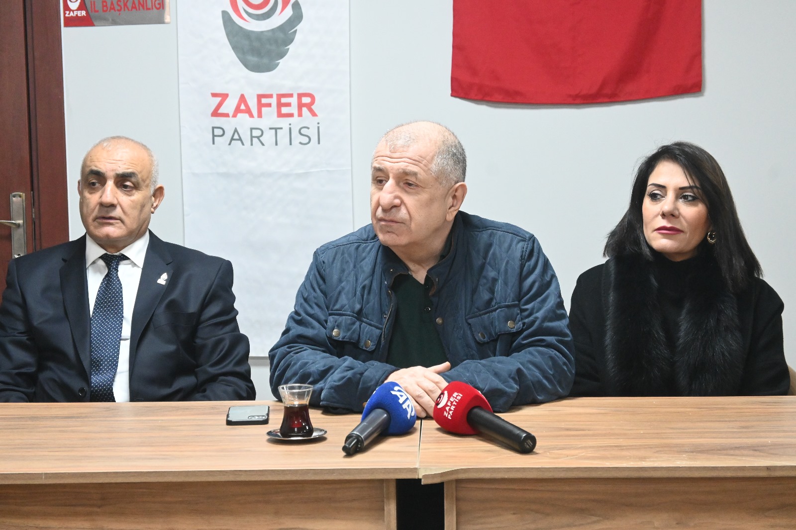 ÜMİT ÖZDAĞ;''ZAFER PARTİSİ MÜTEAHHİT BELEDİYECİLİĞİ İLE DEĞİL HALK BELEDİYECİLİĞİ İLE YAPACAK''