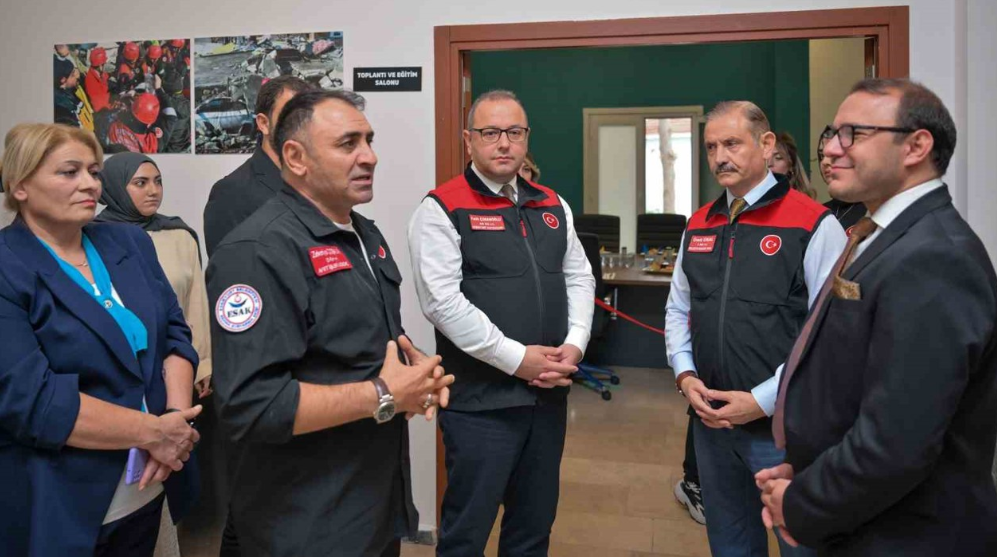 Esenyurt Belediyesi'nden Hayat Kurtaran Hizmet: İlk Yardım Eğitim Merkezi Açıldı!
