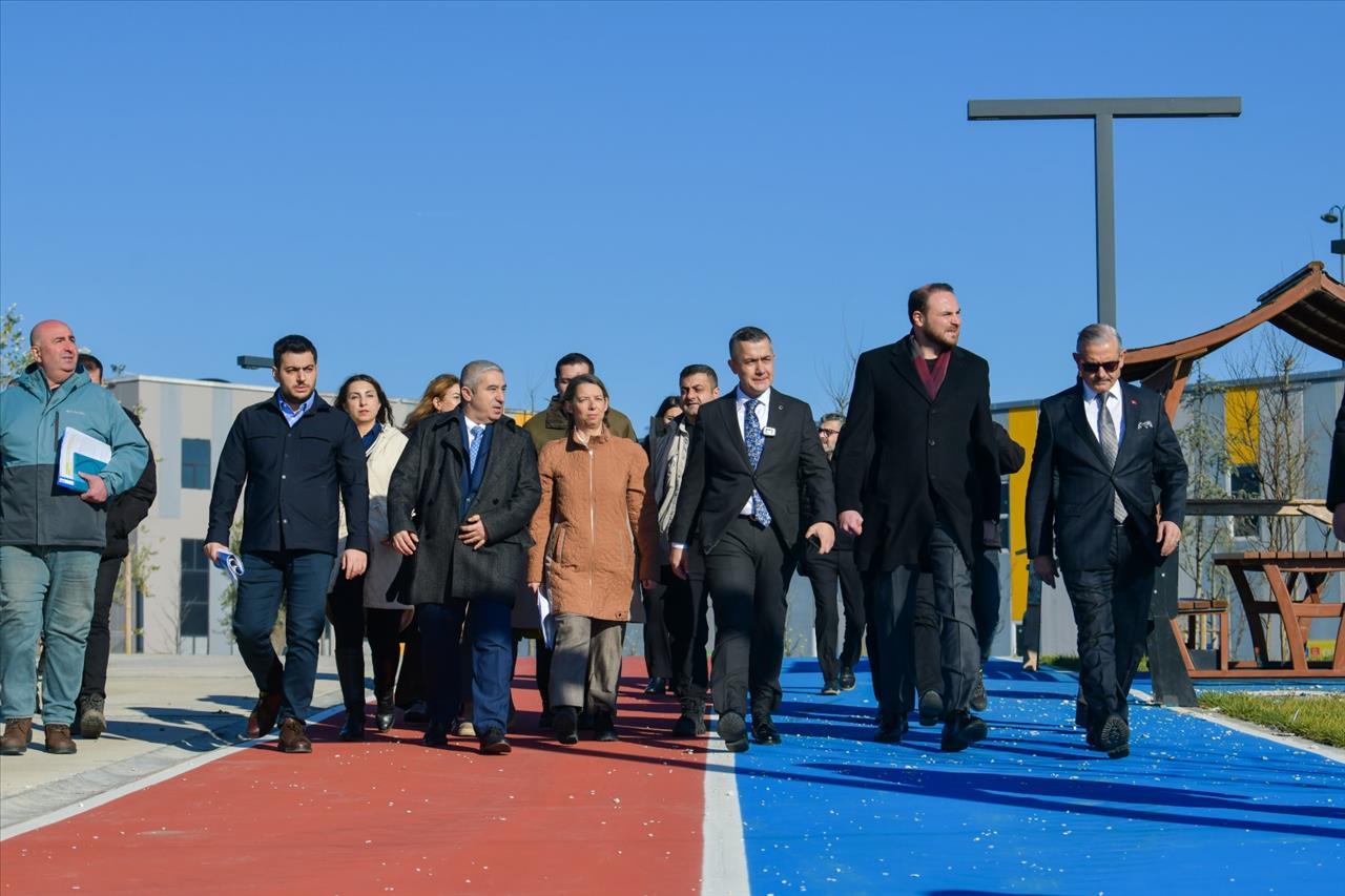 Esenyurt'ta Yıllardır Beklenen Yol Çalışmaları Başladı