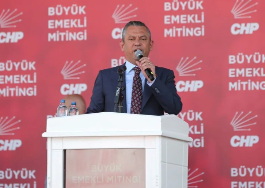 Özgür Özel'den Emekliye Asgari Ücret Güvencesi: "İlk 100 Günde Asgariye Eşit Emekli Maaşı!"