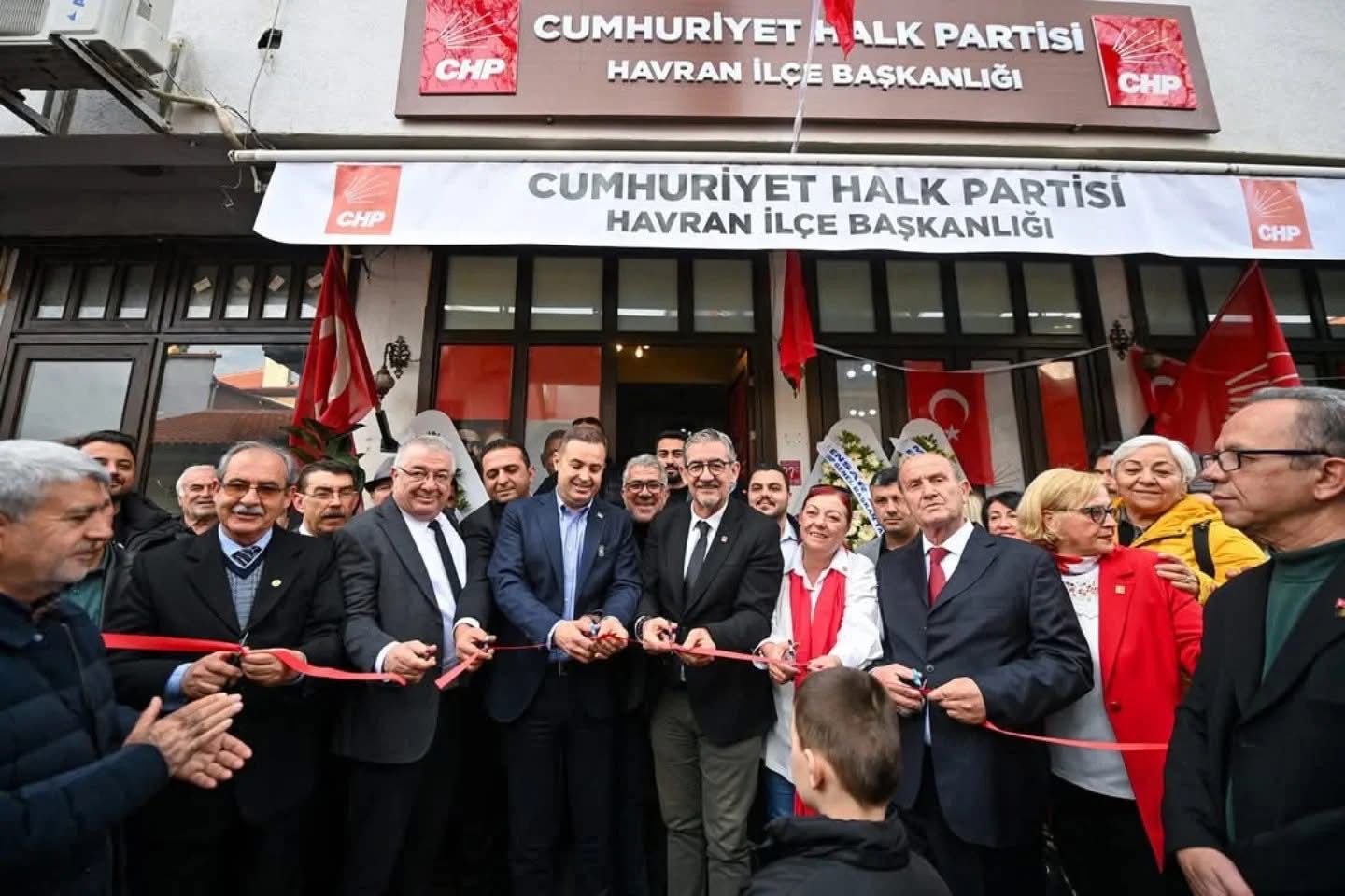 CHP Havran’da Yeni İlçe Binasını Açtı: “Hedefimiz İktidar”