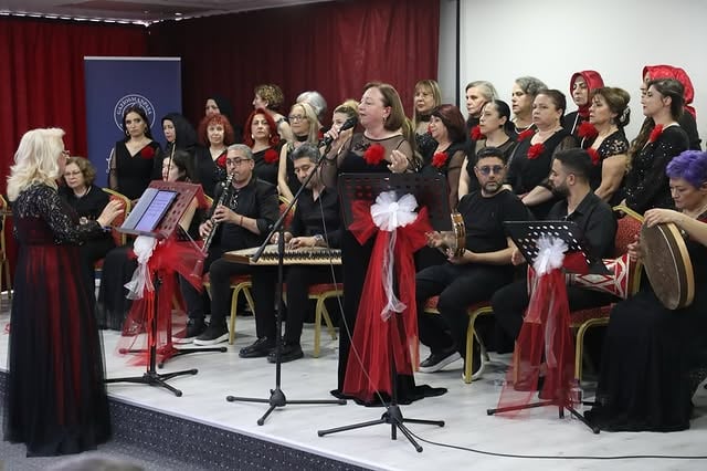 Gaziosmanpaşa'da Anneler Günü Coşkusu
