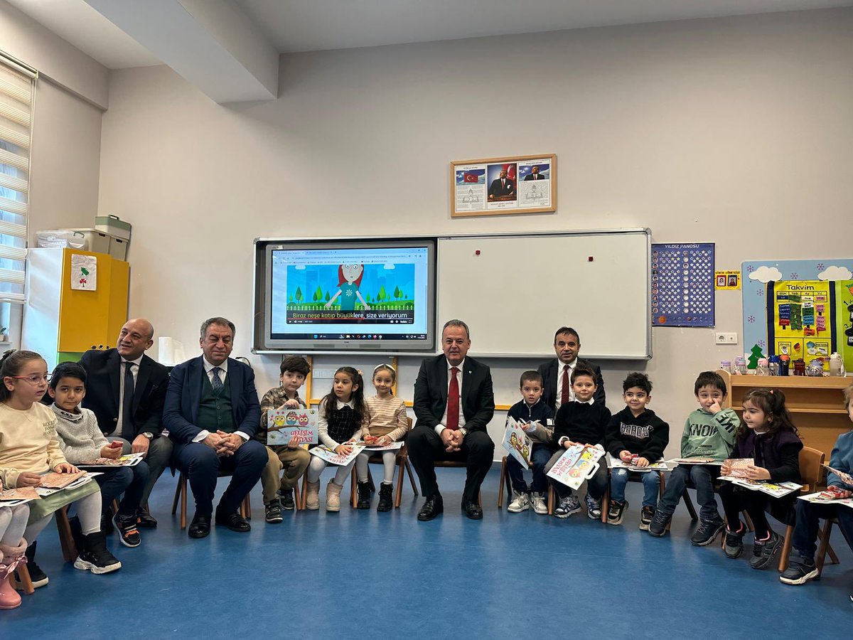 Güven ve Huzurun Kenti Beylikdüzü'nde Karne Sevinci