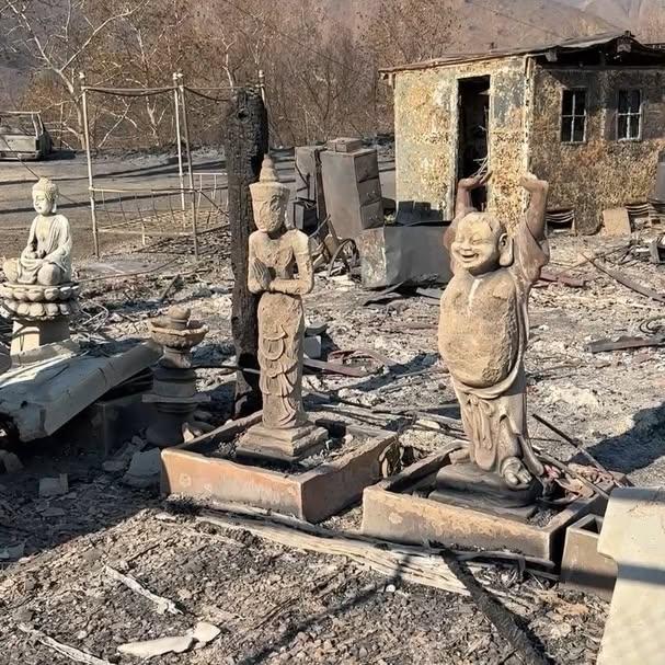 Los Angeles'taki Büyük Yangınlarda 10 Binin Üzerinde Yapı Zarar Gördü