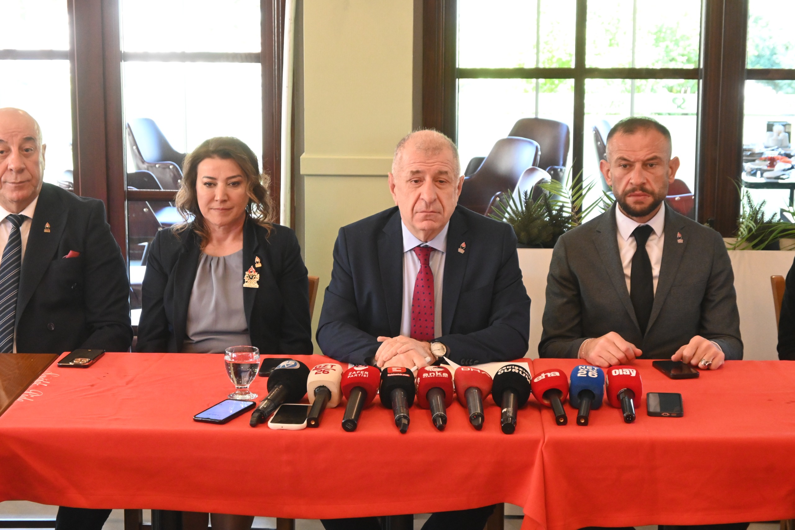 Ümit Özdağ’dan 2026 Uyarısı: “Cumhuriyet Tarihinin En Ağır Kırılmasına Sürükleniyoruz”