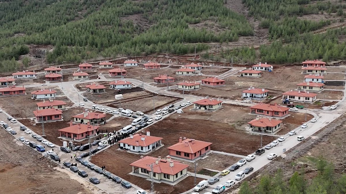 Yılmaz Tunç: "Deprem Bölgesine Desteğimiz Devam Ediyor"