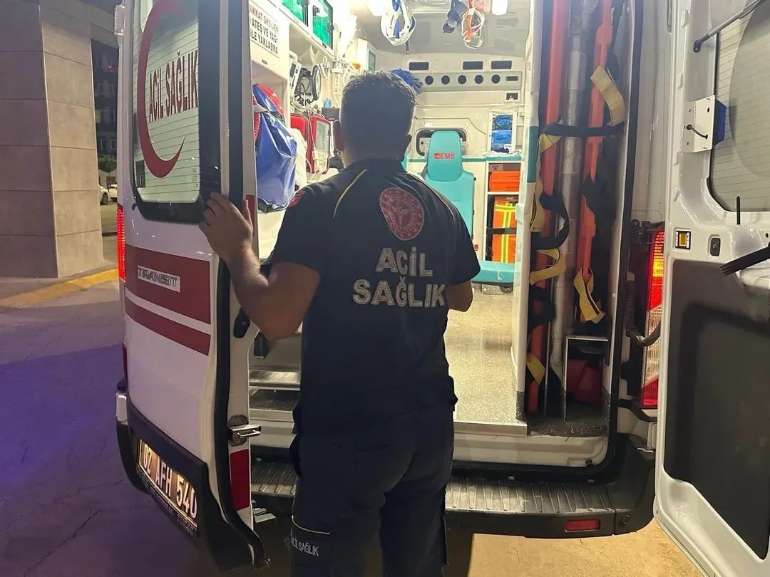 ADIYAMAN’DA GENÇ KIZIN HAYATİ MÜCADELESİ: ÇOK SAYIDA HAP İÇTİ!
