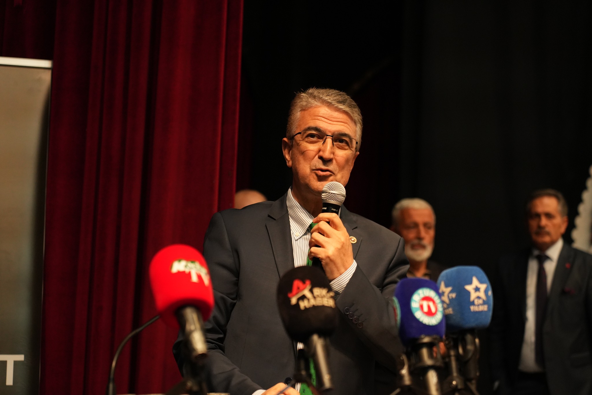 MHP’li Kamil Aydın’dan Avcılar’da Sert Mesaj: "Gözü Olanın Gözünü Çıkarırız!"