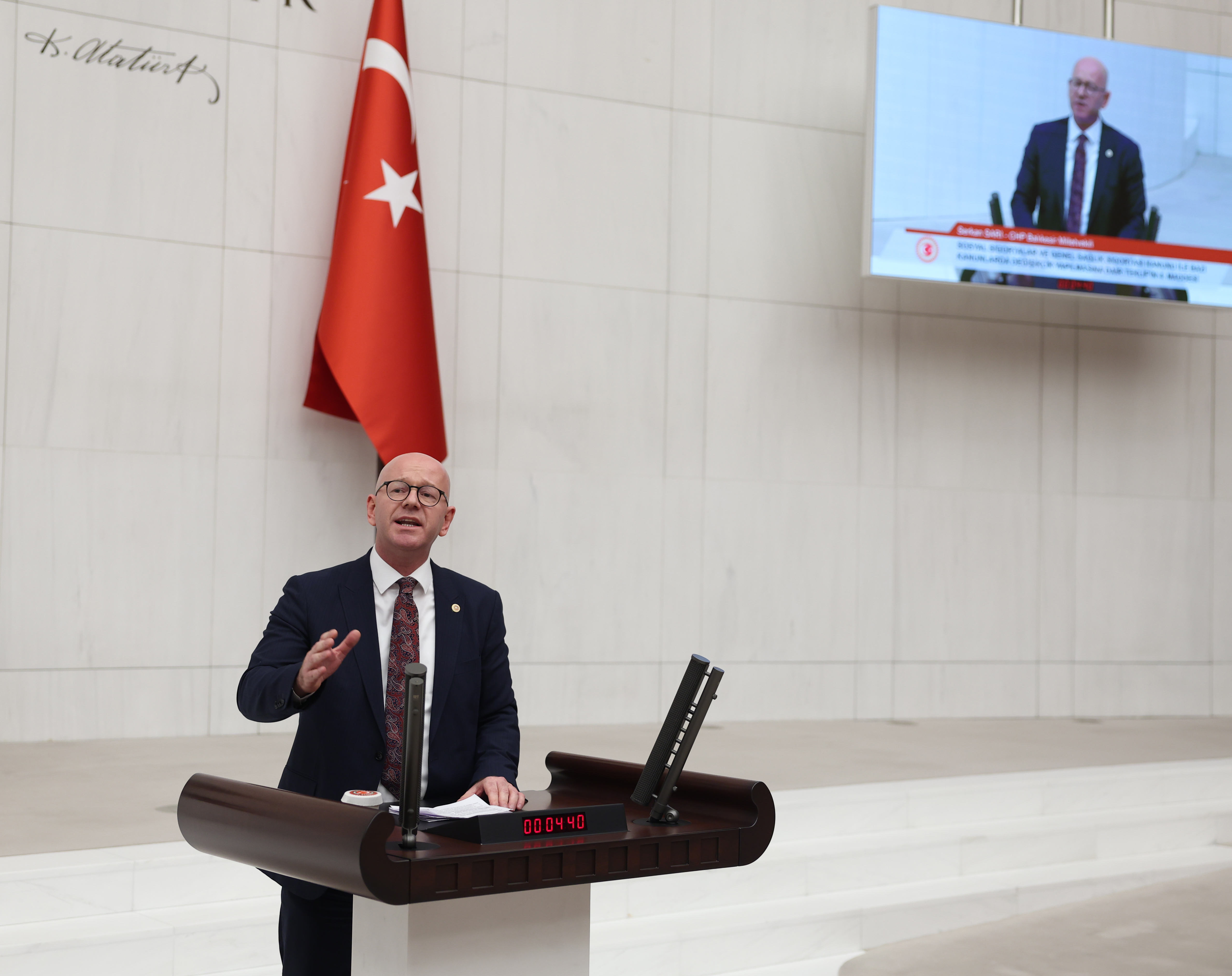 Serkan Sarı’dan TBMM’de Sert Tepki: “Emekçinin Hakkı Boğazınıza Takılacak”