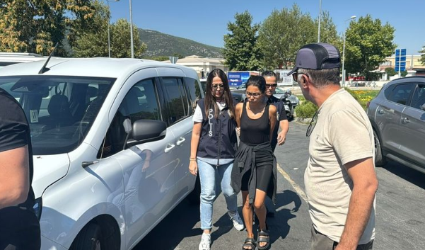 Muğla’da Türk Bayrağını Yakan Kadın Tutuklandı