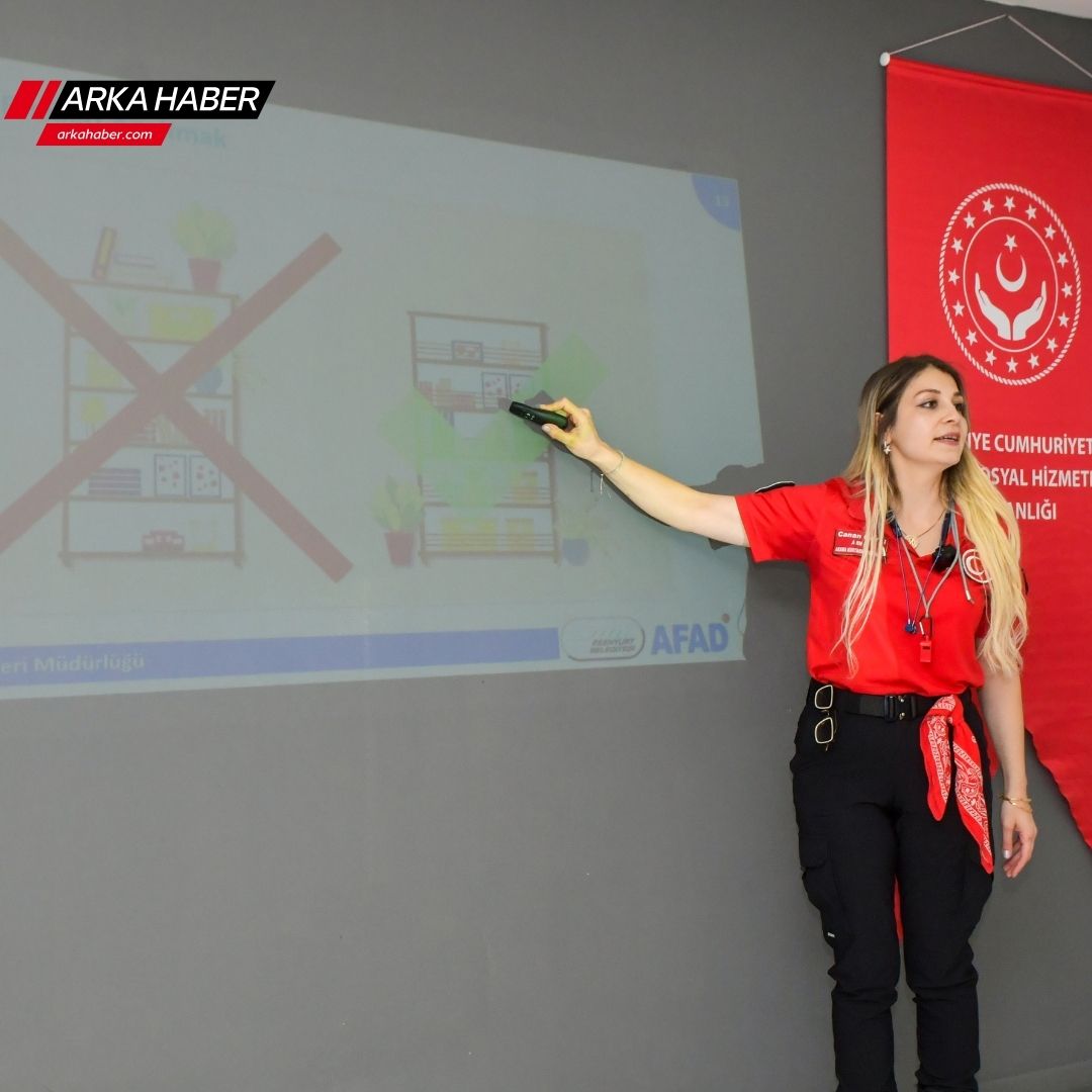 Esenyurt’ta Kadınlara Afet Bilinci ve İlk Yardım Eğitimi
