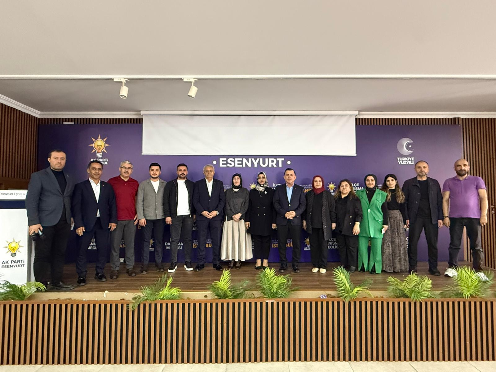 AK Parti Esenyurt İlçe Başkanlığı’ndan Çocuklara Bayramlık Sürprizi Miniklerin Bayram Sevinci Yüzlere Tebessüm Oldu