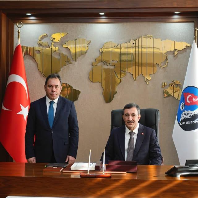 Kars'ın Geleceği İçin Kritik Toplantı: Belediye Başkanı Ötügen Senger ve Cumhurbaşkanı Yardımcısı Cevdet Yılmaz Buluştu