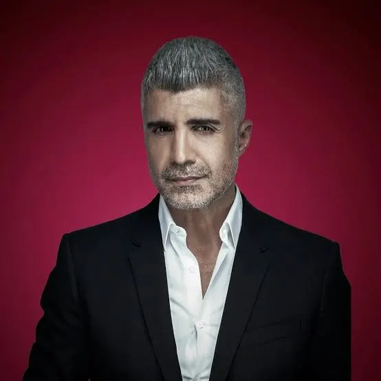 Özcan Deniz’den Sahnedeki Sözleri Şaşırttı: “Belki de Bu Son Gecemiz Olabilir”